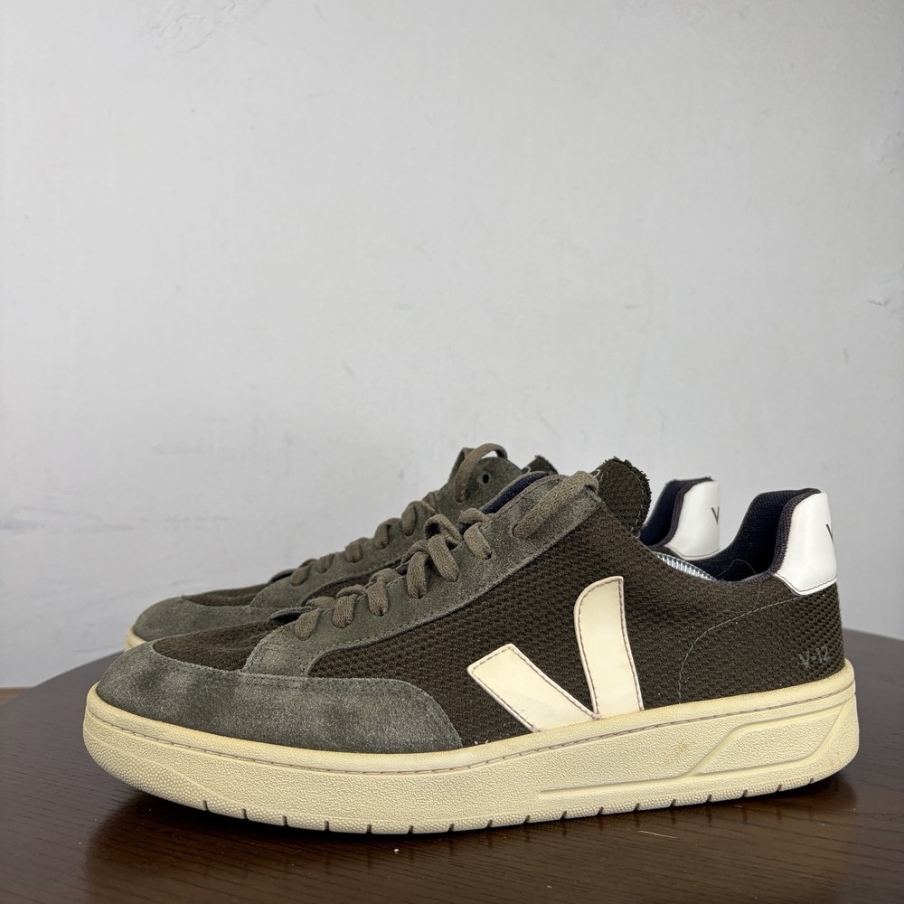 Veja V-12 Shoes Men's 10 Green White Suede Mesh Low Top Casual Lace Up Sneakers